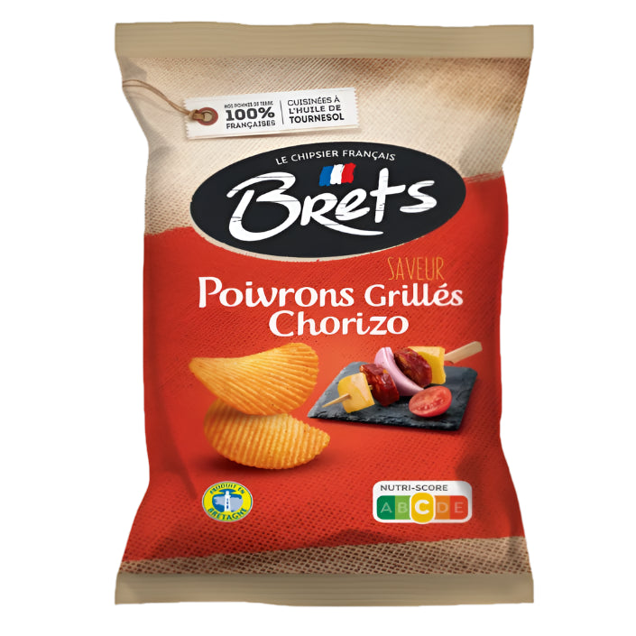 Pacotes de batatas chips Bret's sabor pimentão grelhado e chouriço em fundo branco